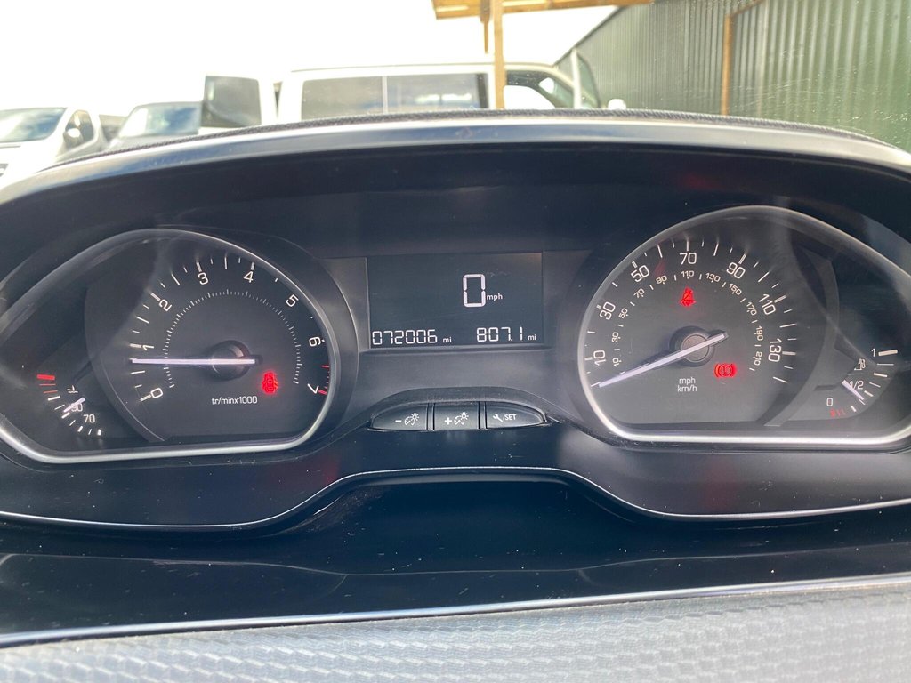 Used Peugeot 2008 2015 for sale - 77697967: Photo 10