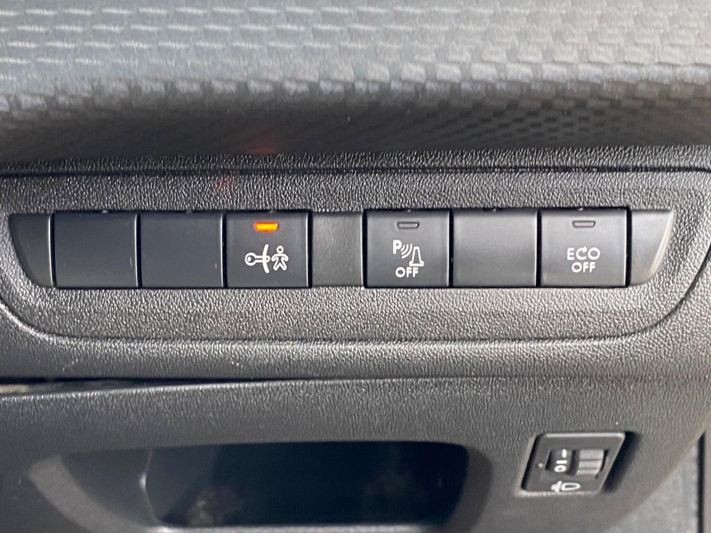 Used Peugeot 2008 2015 for sale - 77697967: Photo 47