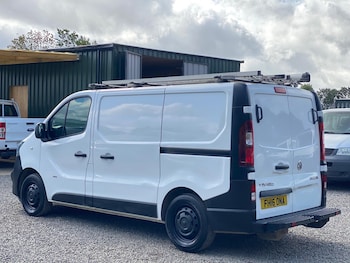 Used Vauxhall Vivaro 2016 for sale - 75915610: Photo