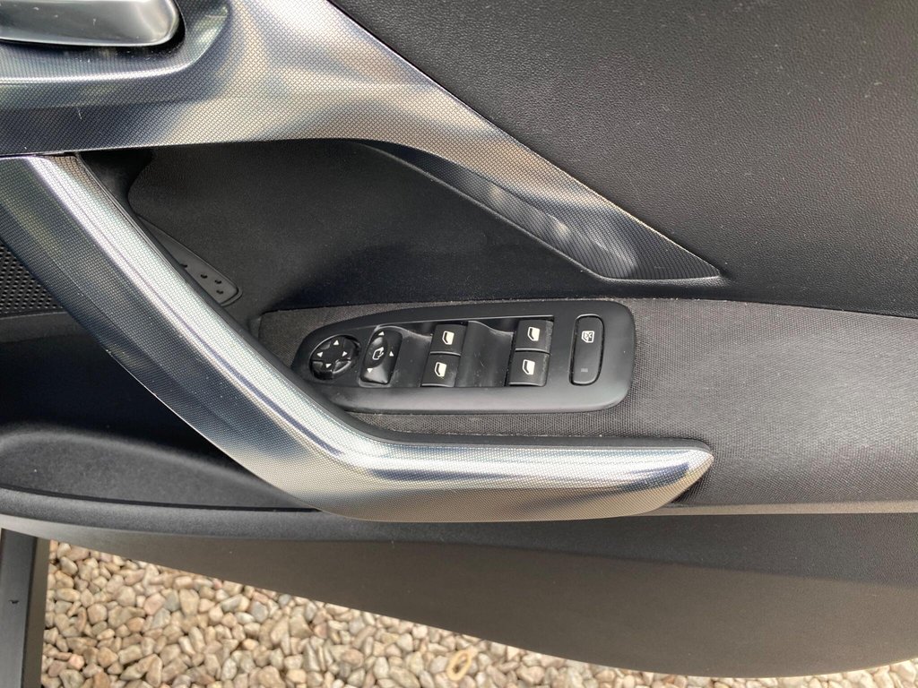 Used Peugeot 2008 2016 for sale - 76482433: Photo 42