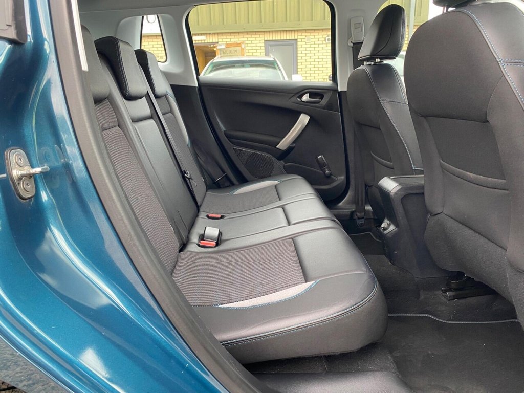 Used Peugeot 2008 2015 for sale - 76048371: Photo 11