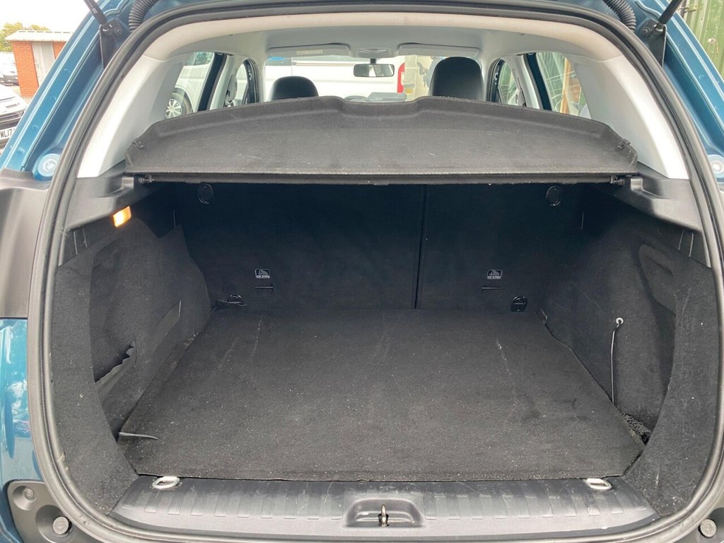 Used Peugeot 2008 2015 for sale - 76048371: Photo 13