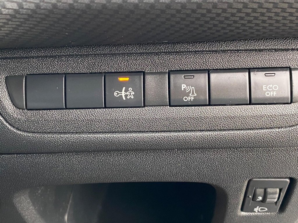 Used Peugeot 2008 2015 for sale - 76048371: Photo 43