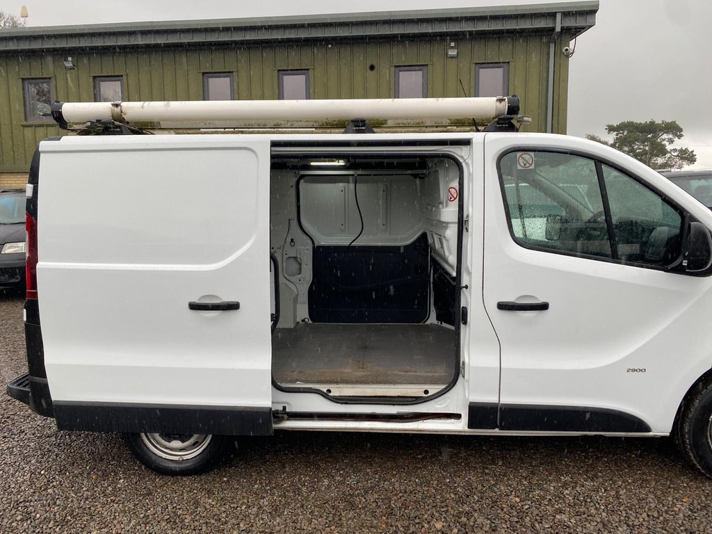 Used Vauxhall Vivaro 2016 for sale - 77399758: Photo 11