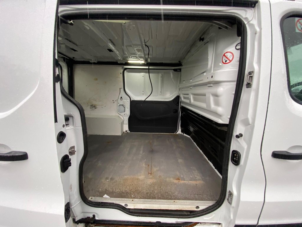 Used Vauxhall Vivaro 2016 for sale - 77399758: Photo 12