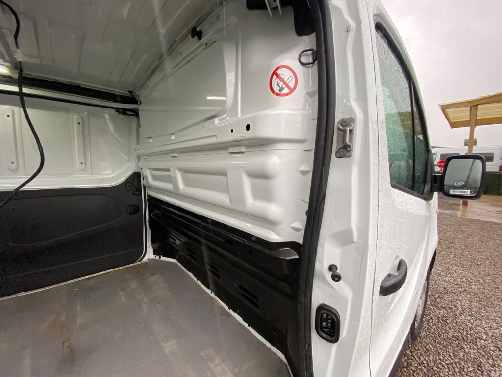 Used Vauxhall Vivaro 2016 for sale - 77399758: Photo 14