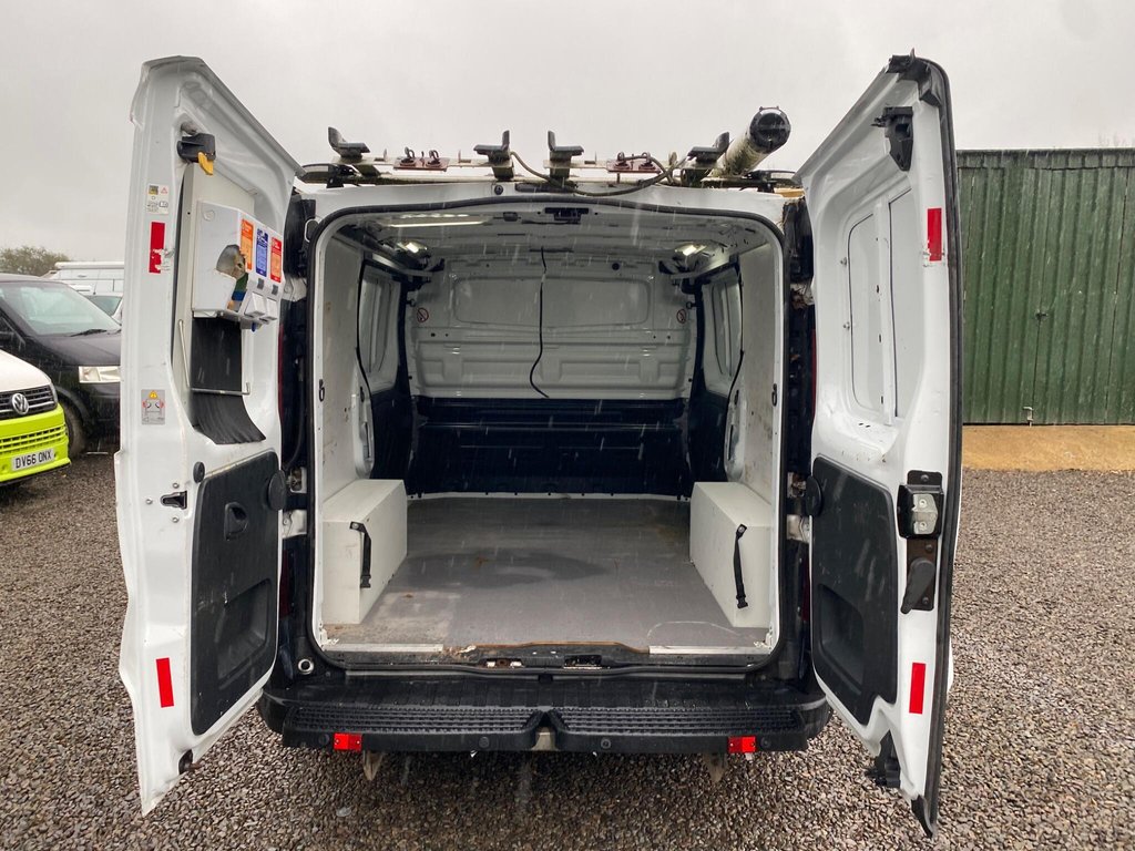 Used Vauxhall Vivaro 2016 for sale - 77399758: Photo 16