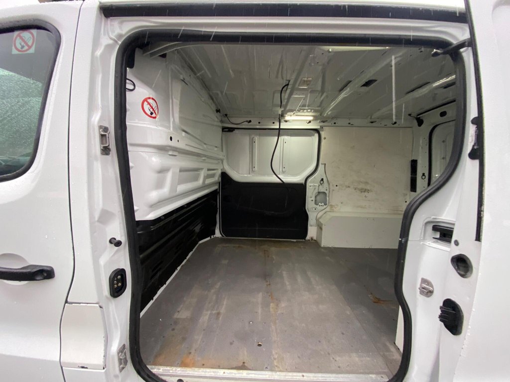 Used Vauxhall Vivaro 2016 for sale - 77399758: Photo 20