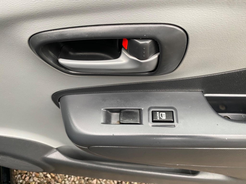 Used Nissan Pixo 2010 for sale - 77280700: Photo 37