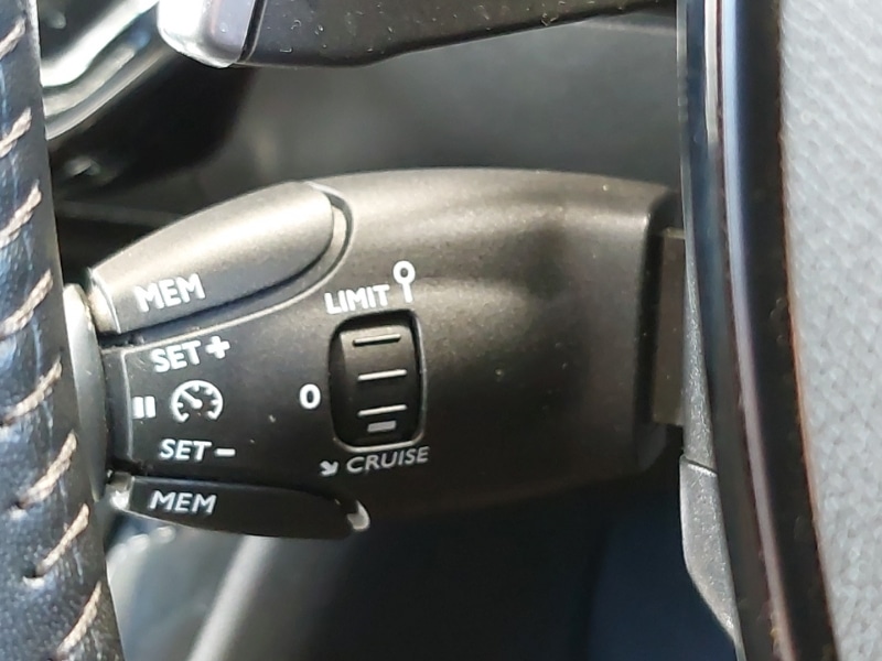 Used Peugeot 2008 2022 for sale - 77987987: Photo 17