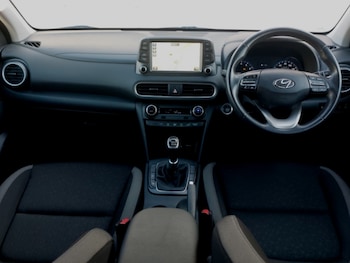 Used Hyundai KONA 2018 for sale - 76150353: Photo 2