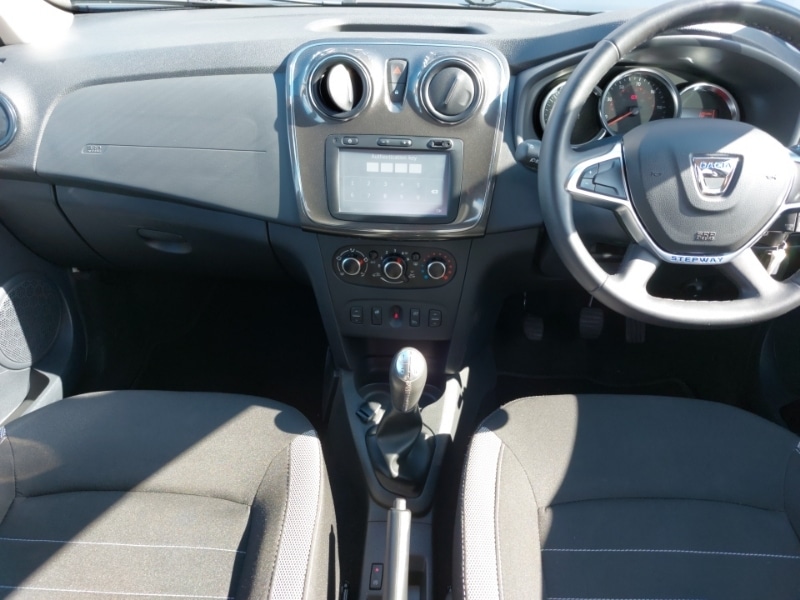 Used Dacia Sandero Stepway 2018 for sale - 78151467: Photo 2