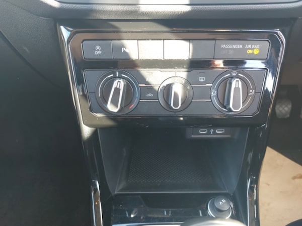 Used Volkswagen T-Cross 2023 for sale - 76325624: Photo 10