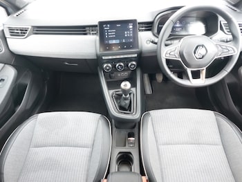 Used Renault Clio 2024 for sale - 78957383: Photo