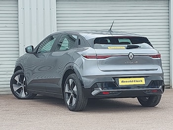 Used Renault Megane E Tech 2022 for sale - 76233379: Photo