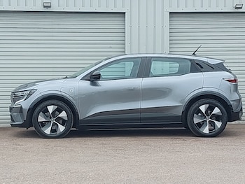 Used Renault Megane E Tech 2022 for sale - 76233379: Photo