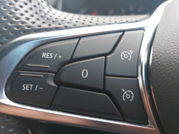 Used Renault Clio 2020 for sale - 76120813: Photo 12