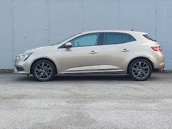 Used Renault Megane 2017 for sale - 77252132: Photo