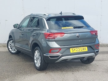 Used Volkswagen T-Roc 2023 for sale - 78595496: Photo