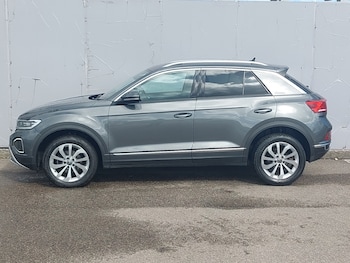 Used Volkswagen T-Roc 2023 for sale - 78595496: Photo