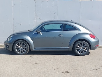 Used Volkswagen Beetle 2018 for sale - 78355163: Photo