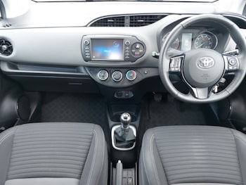 Used Toyota Yaris 2017 for sale - 78478262: Photo