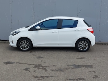 Used Toyota Yaris 2017 for sale - 78478262: Photo