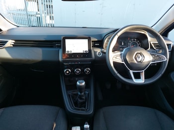 Used Renault Clio 2022 for sale - 76925252: Photo