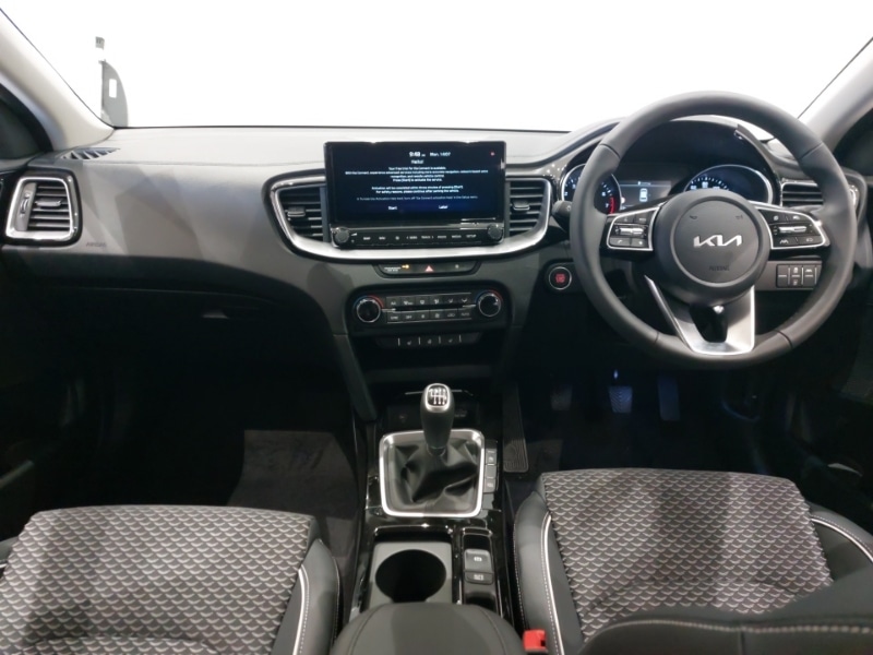 Used Kia Ceed 2025 for sale - 76978402: Photo 2