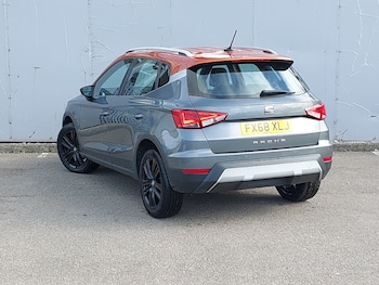 Used SEAT Arona 2018 for sale - 77933182: Photo
