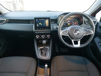 Used Renault Clio 2023 for sale - 76970591: Photo