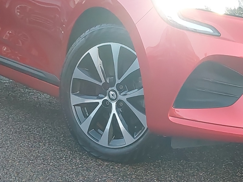 Used Renault Clio 2023 for sale - 76970591: Photo 9