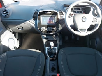 Used Renault Captur 2018 for sale - 77716824: Photo