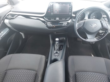 Used Toyota C-HR 2023 for sale - 78957387: Photo