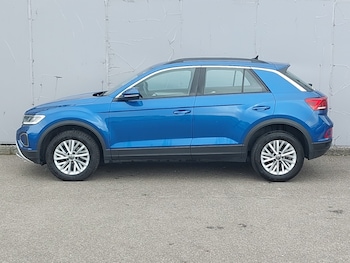 Used Volkswagen T-Roc 2024 for sale - 78945435: Photo
