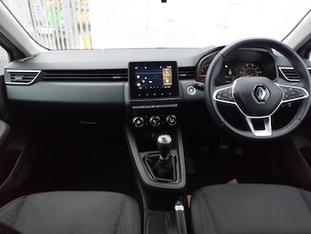 Used Renault Clio 2021 for sale - 76484244: Photo