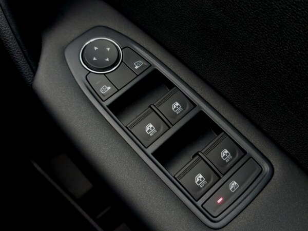 Used Renault Captur 2023 for sale - 75530518: Photo 18