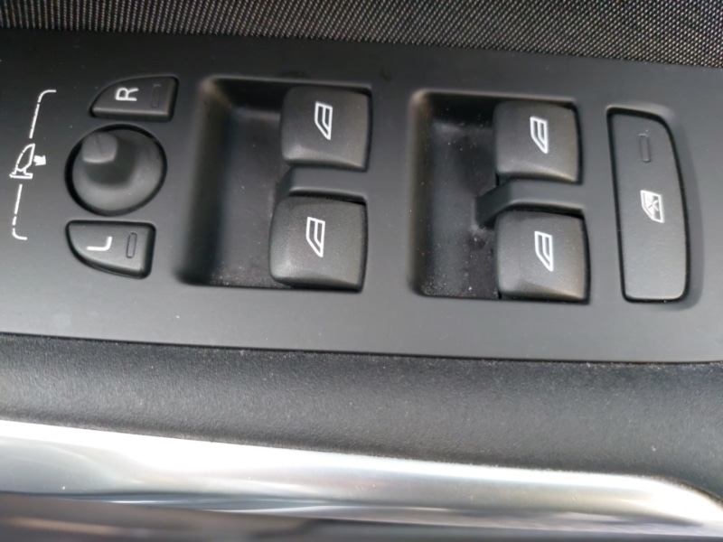 Used Volvo V40 2017 for sale - 76864506: Photo 12