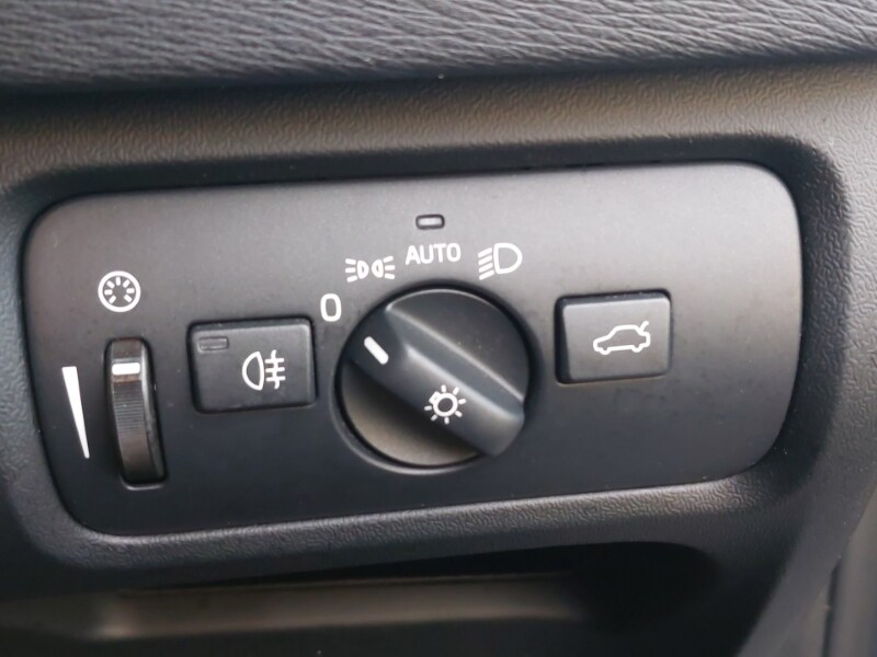 Used Volvo V40 2017 for sale - 76864506: Photo 13