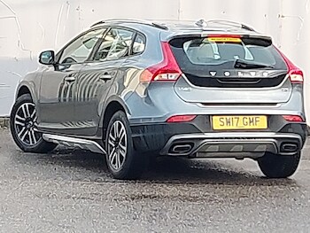 Used Volvo V40 2017 for sale - 76864506: Photo