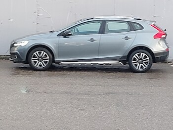Used Volvo V40 2017 for sale - 76864506: Photo