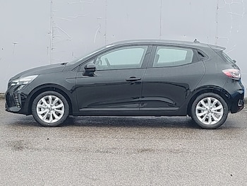 Used Renault Clio 2025 for sale - 76537185: Photo