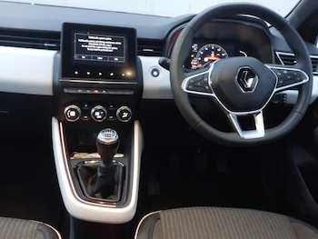 Used Renault Clio 2022 for sale - 76579266: Photo