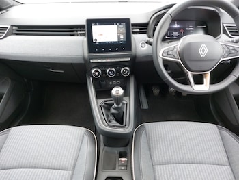 Used Renault Clio 2024 for sale - 78093920: Photo