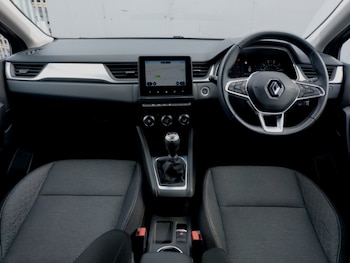 Used Renault Captur 2023 for sale - 76471579: Photo