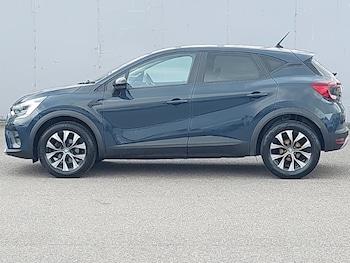 Used Renault Captur 2023 for sale - 76471579: Photo