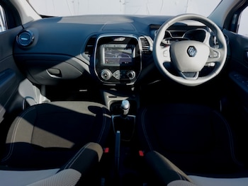 Used Renault Captur 2019 for sale - 76238295: Photo 2
