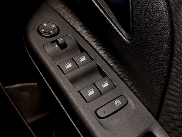 Used Vauxhall Corsa 2023 for sale - 76134940: Photo 19