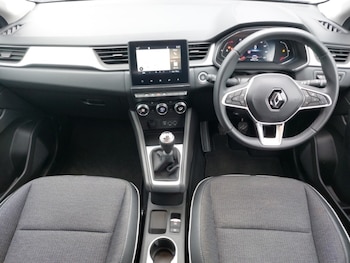Used Renault Captur 2023 for sale - 78595508: Photo