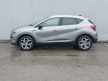 Used Renault Captur 2023 for sale - 78595508: Photo